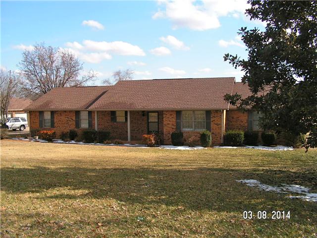 2600 Rossview Road Clarksville, TN 37043 - Photo 1 of 20 front of home