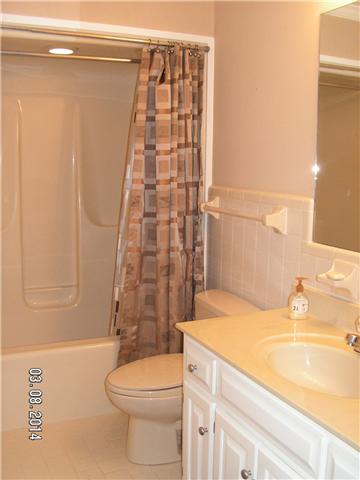 2600 Rossview Road Clarksville, TN 37043 - Photo 16 of 20 full hall bath