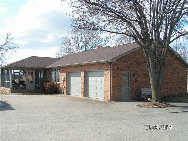 2600 Rossview Road Clarksville, TN 37043 - Photo 17 of 20 2 car attached