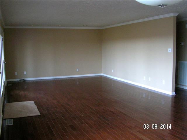 2600 Rossview Road Clarksville, TN 37043 - Photo 4 of 20 living room