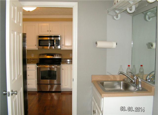 2600 Rossview Road Clarksville, TN 37043 - Photo 8 of 20 laundry room