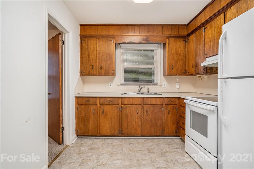 4416 Raney Way Charlotte, NC 28205 - Photo 4 of 20 Gallery Image 4