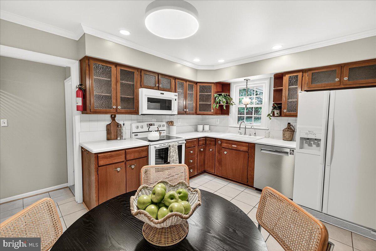 15016 Timberlake Drive Silver Spring, MD 20905 - Photo 13 of 46