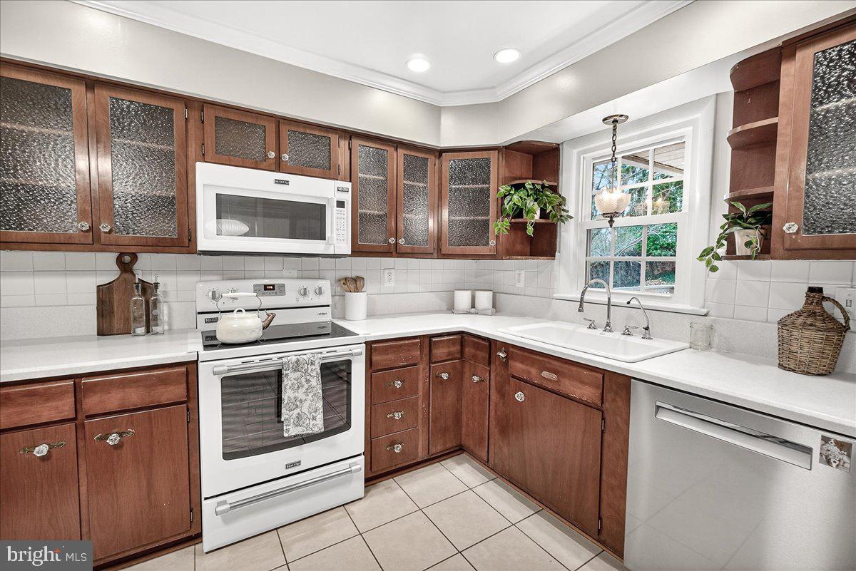 15016 Timberlake Drive Silver Spring, MD 20905 - Photo 14 of 46