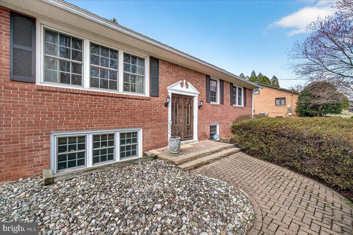 15016 Timberlake Drive Silver Spring, MD 20905 - Photo 4 of 46