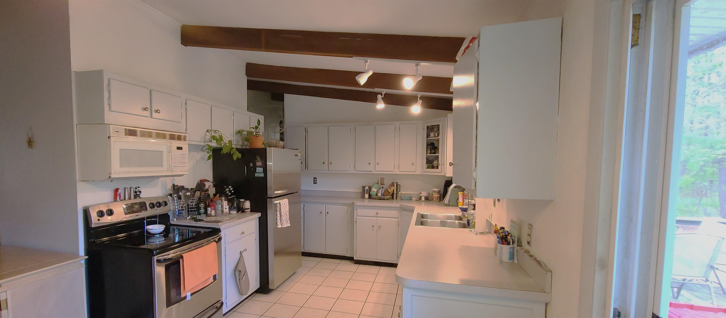 21 Cedar Road North Hampton, NH 03862 - Photo 3 of 28
