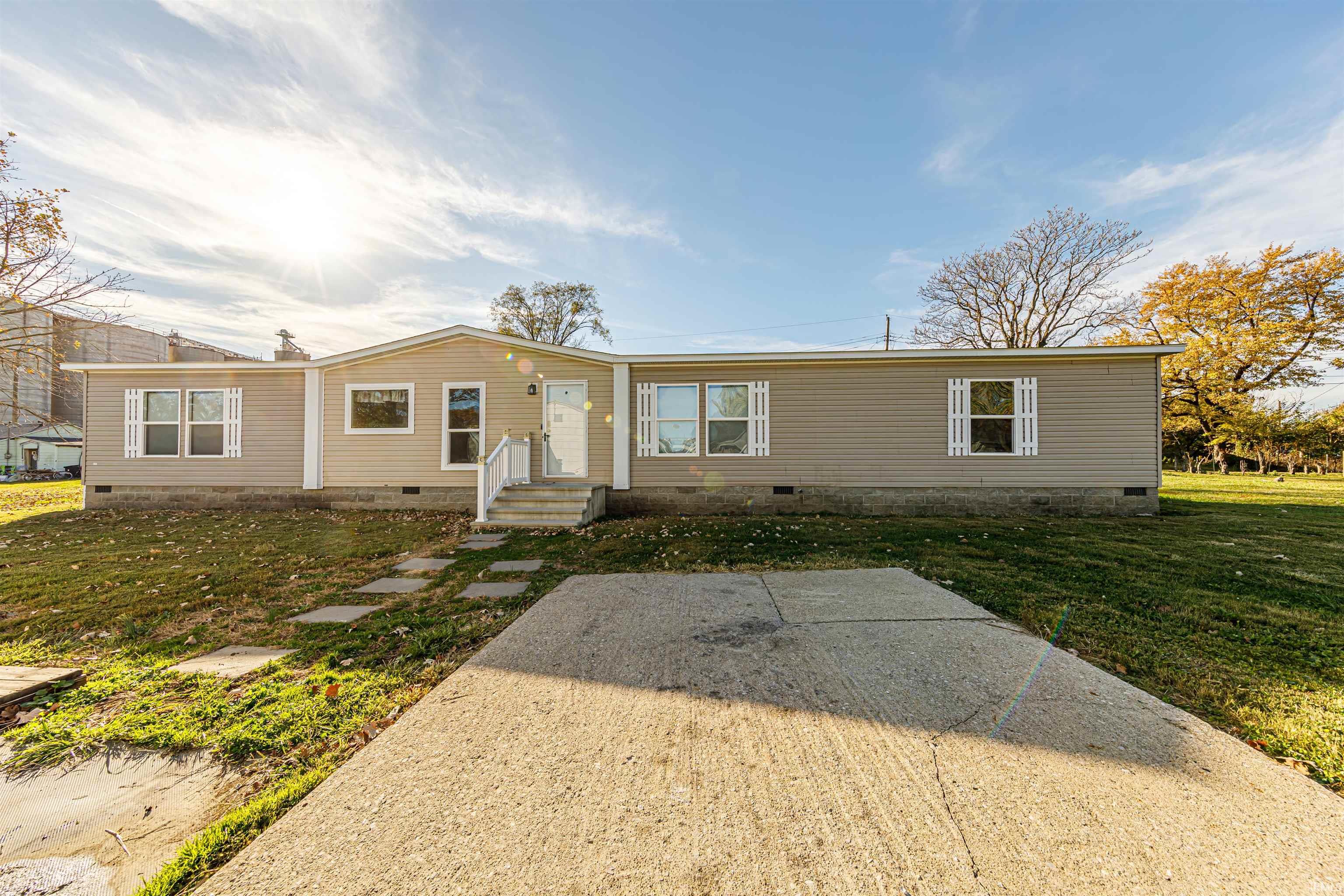 1217 South Seminary Street Princeton, IN 47670 - Photo 1 of 36