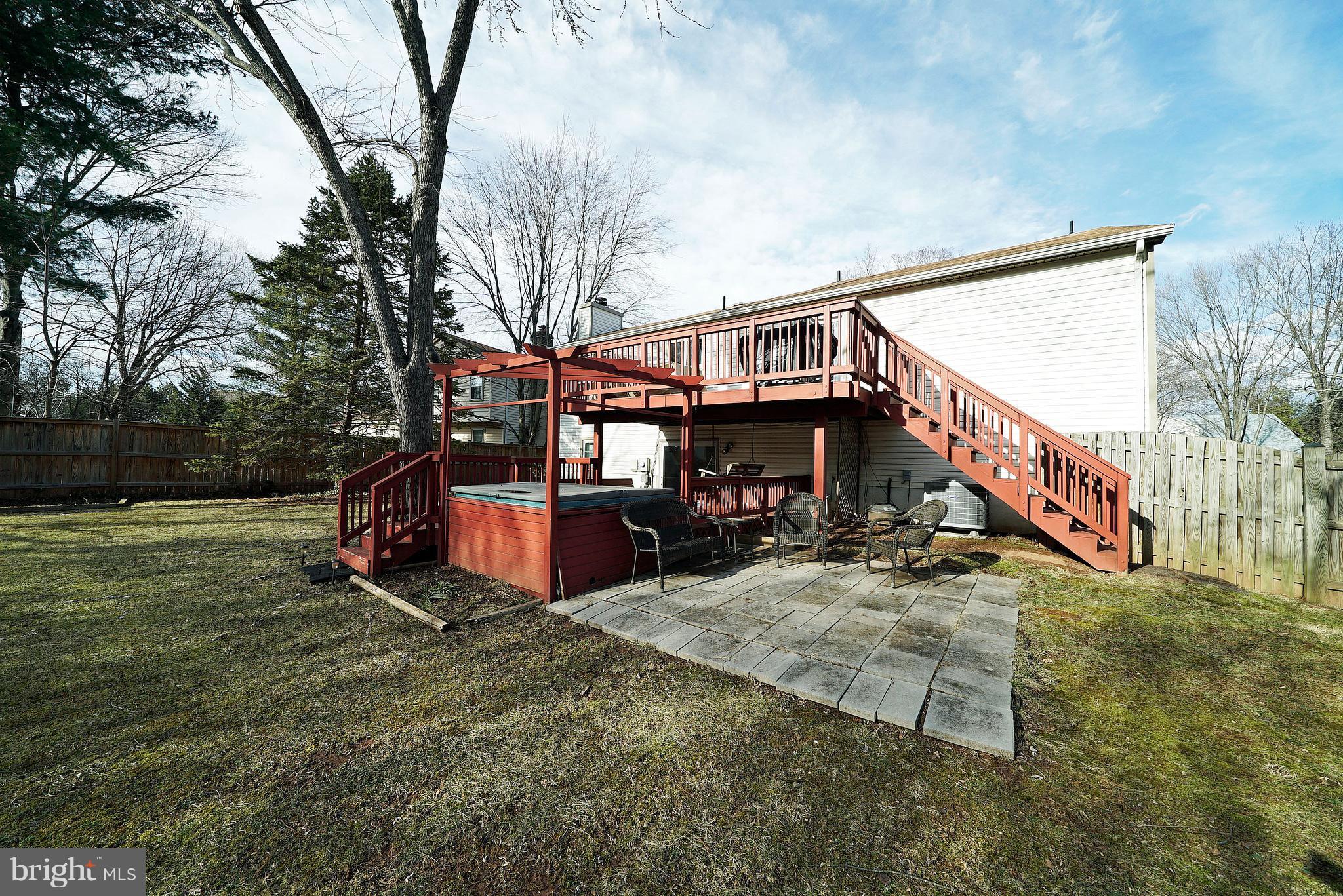 4304 Cub Run Road Chantilly, VA 20151 - Photo 3 of 27 YARD 2 - DECK & PATIO