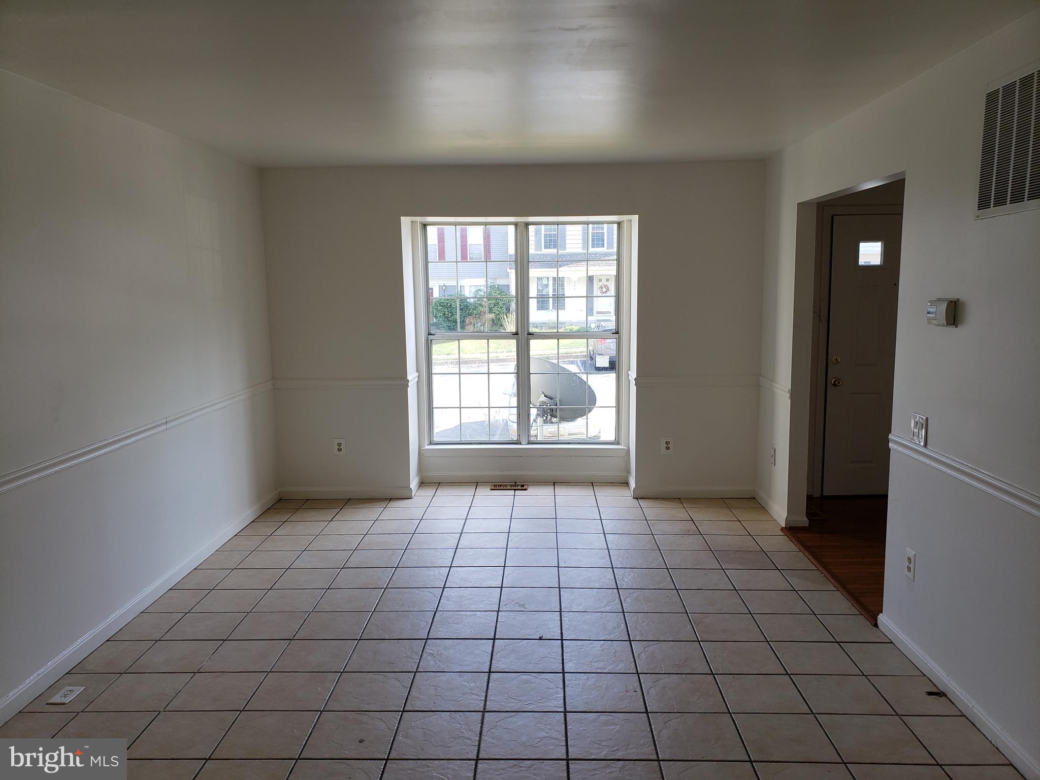 220 Gentlebrook Road Owings Mills, MD 21117 - Photo 5 of 25 LIVING ROOM - TILE FLOOR