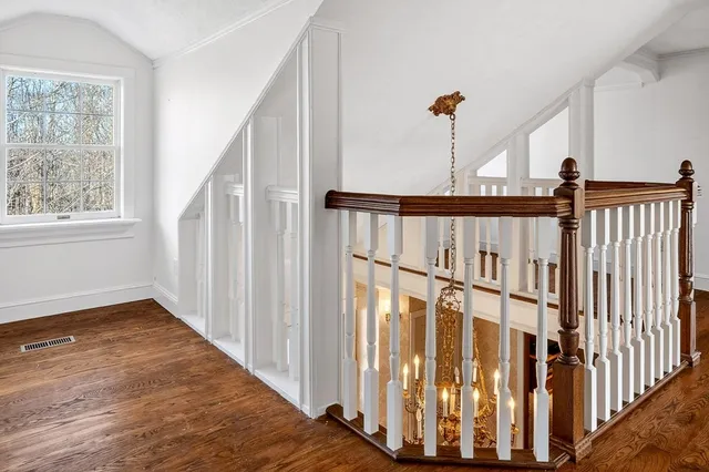 a view of an aerial view of residential houses with outdoor space