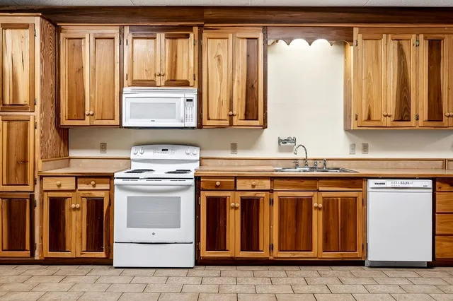 $2,500,000 | 6211 Rocky Point Road, Cookeville, TN 38506