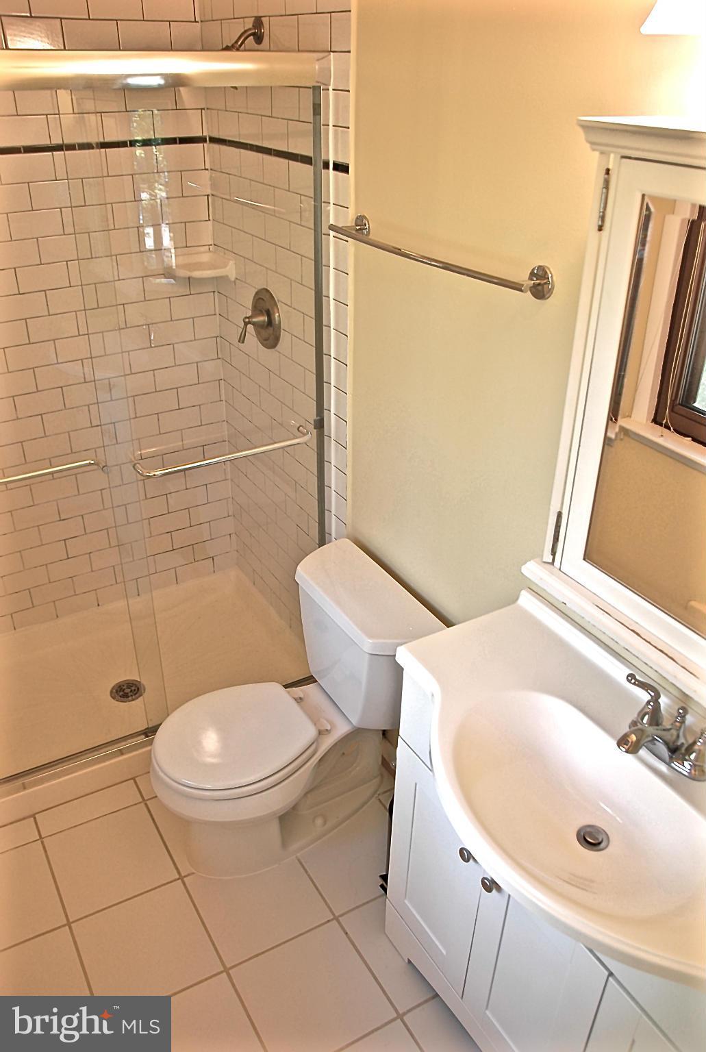 2418 Cloudcroft Square Reston, VA 20191 - Photo 11 of 16 Bath (Master)