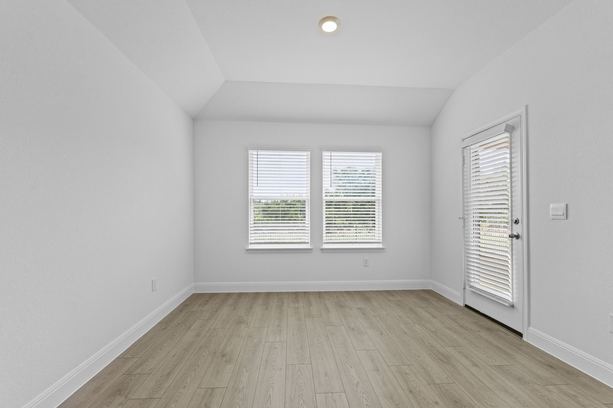 277 Rivers Edge Drive Georgetown, TX 78628 - Photo 7 of 30