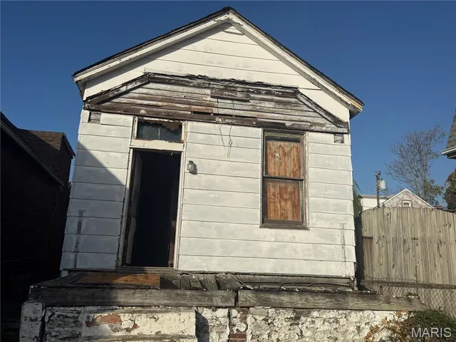 $39,900 | 3851 Illinois Avenue, St. Louis, MO 63118