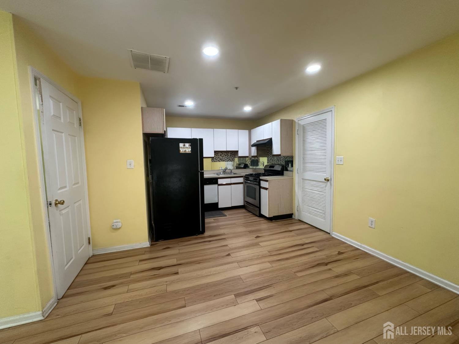 263 Prestwick Way Edison, NJ 08820 - Photo 10 of 30
