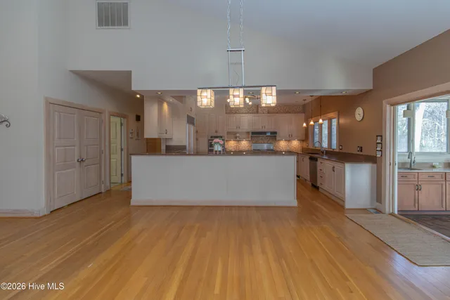 $574,900 | 1015 Cardinal Drive Northwest, Wilson, NC 27896