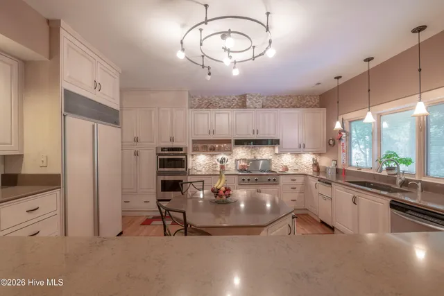 $574,900 | 1015 Cardinal Drive Northwest, Wilson, NC 27896