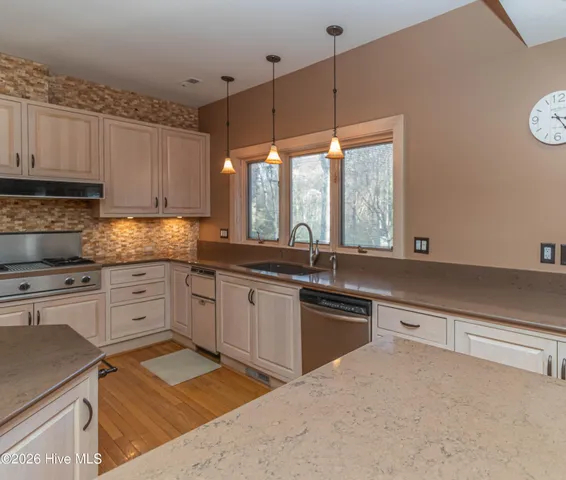 $574,900 | 1015 Cardinal Drive Northwest, Wilson, NC 27896