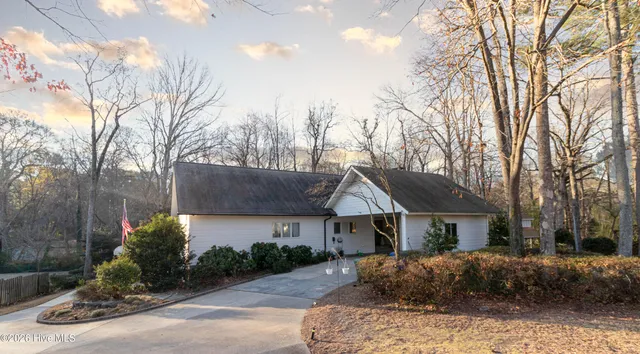 $574,900 | 1015 Cardinal Drive Northwest, Wilson, NC 27896