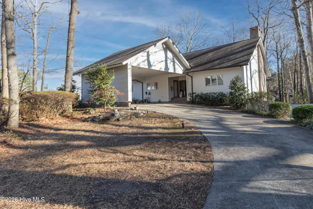 $574,900 | 1015 Cardinal Drive Northwest, Wilson, NC 27896