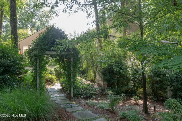 $574,900 | 1015 Cardinal Drive Northwest, Wilson, NC 27896