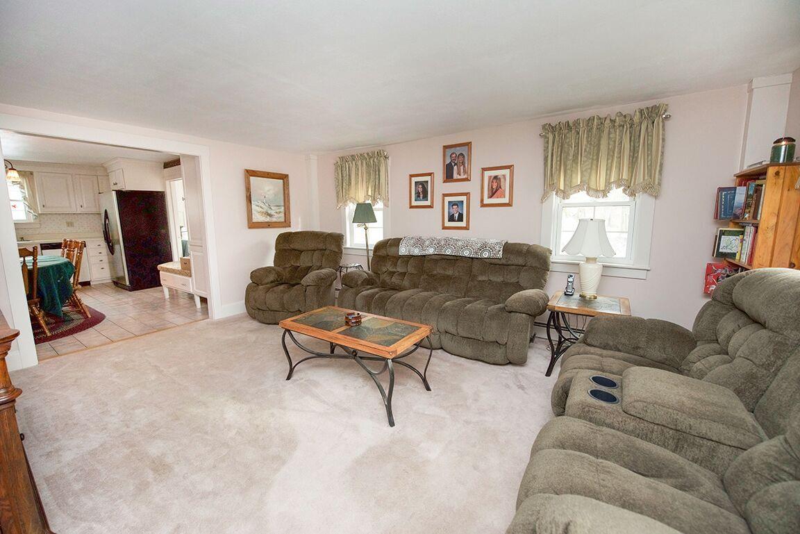 66 N Road Sandown, NH 03873 - Photo 16 of 40