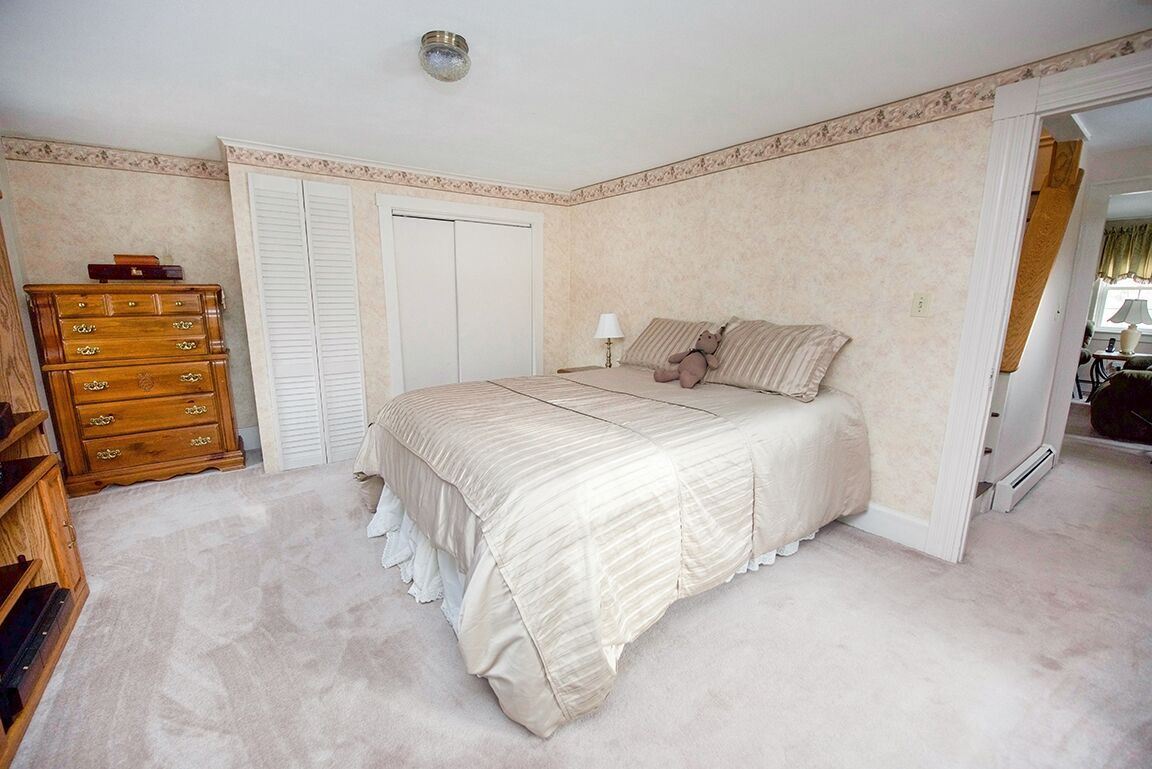 66 N Road Sandown, NH 03873 - Photo 20 of 40