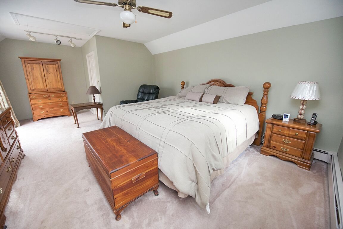 66 N Road Sandown, NH 03873 - Photo 31 of 40