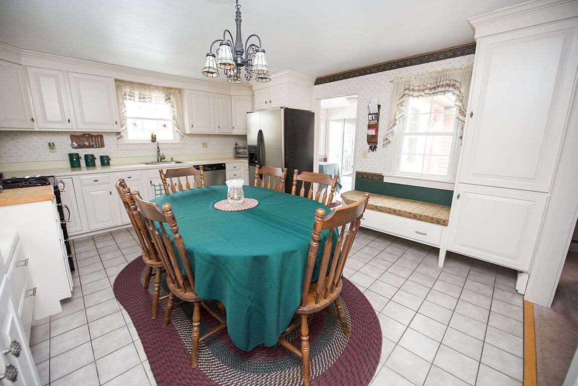 66 N Road Sandown, NH 03873 - Photo 6 of 40
