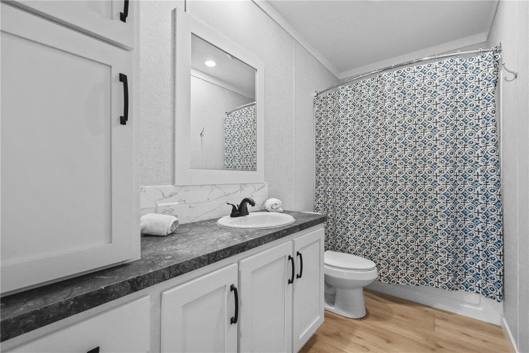 12796 South Fork Road Iola, TX 77861 - Photo 17 of 28 2nd bathroom with tub/shower