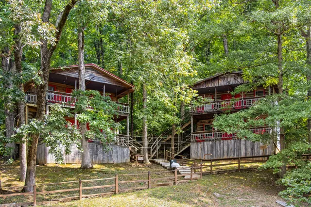 $4,100,000 | 299 Natural Bridge Park Road, Waynesboro, TN 38485