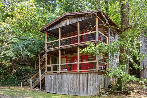 $4,100,000 | 299 Natural Bridge Park Road, Waynesboro, TN 38485