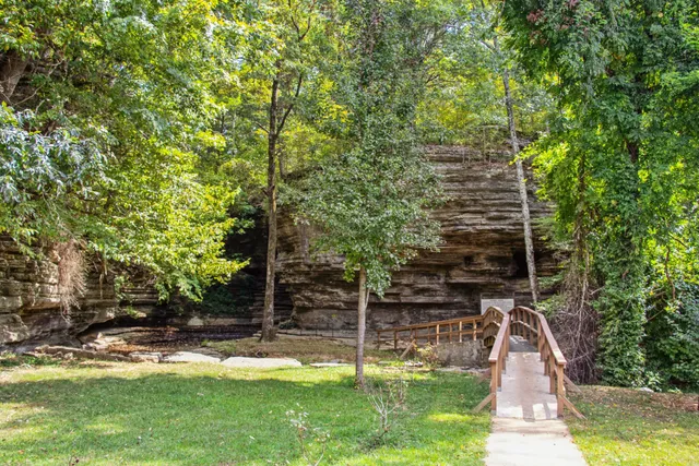 $4,100,000 | 299 Natural Bridge Park Road, Waynesboro, TN 38485