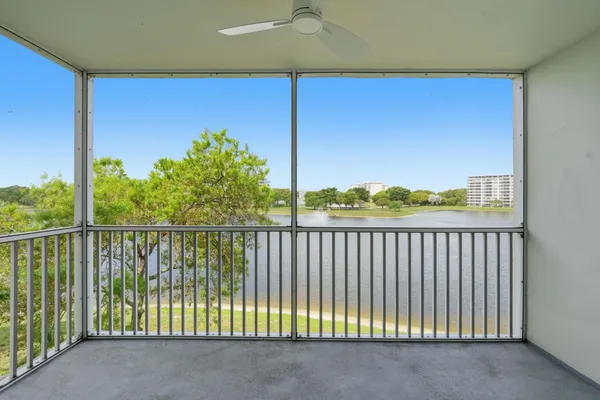 $1,950 | 2801 North Palm Aire Drive, Unit 402, Pompano Beach, FL 33069