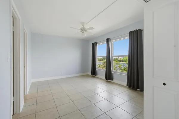 $1,950 | 2801 North Palm Aire Drive, Unit 402, Pompano Beach, FL 33069