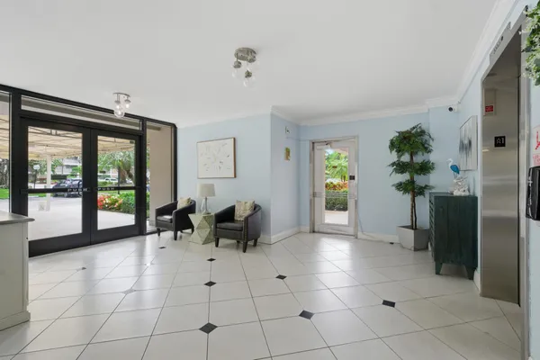 $1,950 | 2801 North Palm Aire Drive, Unit 402, Pompano Beach, FL 33069