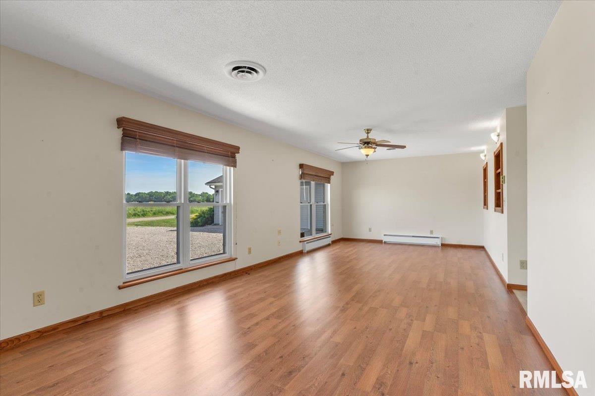 14201 3100N Road Virden, IL 62690 - Photo 6 of 55