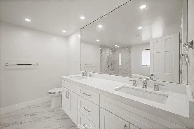 $889,000 | 17200 Newhope Street, Unit 31, Fountain Valley, CA 92708