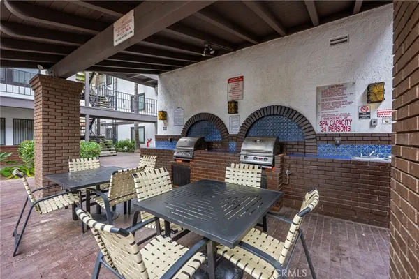 $879,000 | 17200 Newhope Street, Unit 31, Fountain Valley, CA 92708