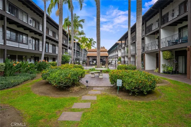 $889,000 | 17200 Newhope Street, Unit 31, Fountain Valley, CA 92708