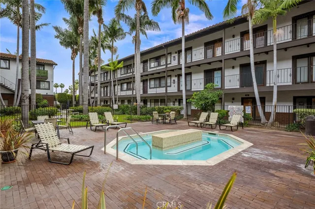 $889,000 | 17200 Newhope Street, Unit 31, Fountain Valley, CA 92708