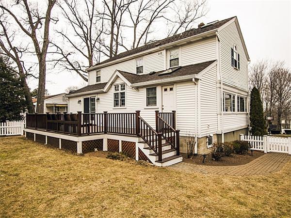 54 Thornton Road Waltham, MA 02453 - Photo 26 of 27 Gallery Image 26