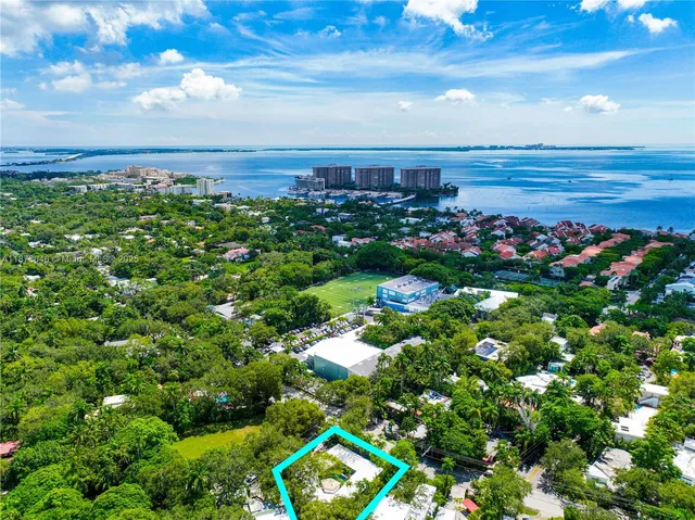 $4,500,000 | 2101 Tigertail Avenue, Miami, FL 33133
