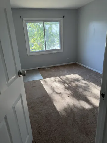 $189,900 | 2920 Roberts Drive, Unit 5, Woodridge, IL 60517