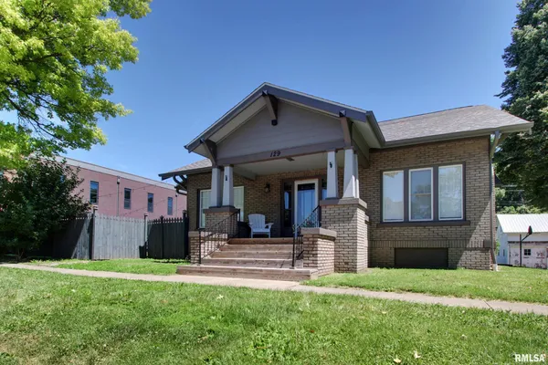 $295,000 | 129 East Main Street, Mount Sterling, IL 62353