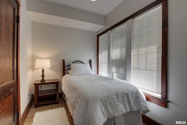 $295,000 | 129 East Main Street, Mount Sterling, IL 62353