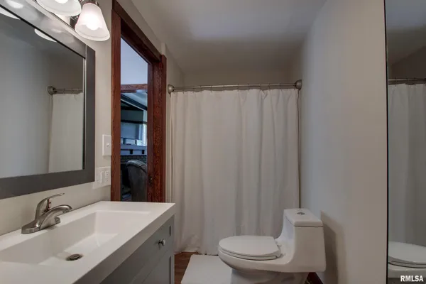 $295,000 | 129 East Main Street, Mount Sterling, IL 62353