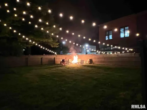 $295,000 | 129 East Main Street, Mount Sterling, IL 62353