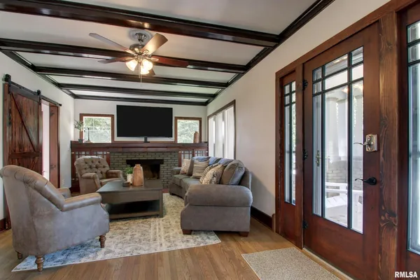 $295,000 | 129 East Main Street, Mount Sterling, IL 62353