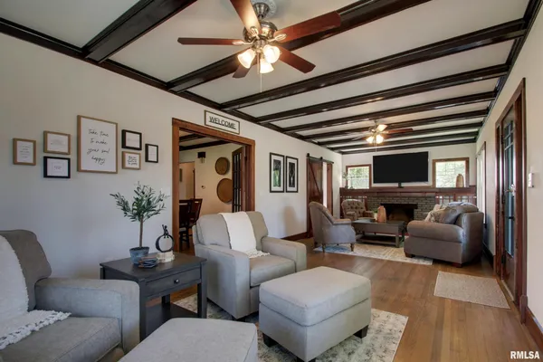 $295,000 | 129 East Main Street, Mount Sterling, IL 62353